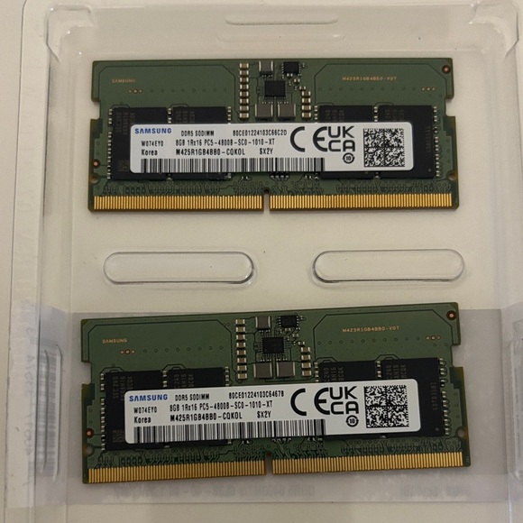 Samsung 16GB (2×8GB) DDR5-4800 Laptop RAM – Perfect Condition - Picture 1 of 3